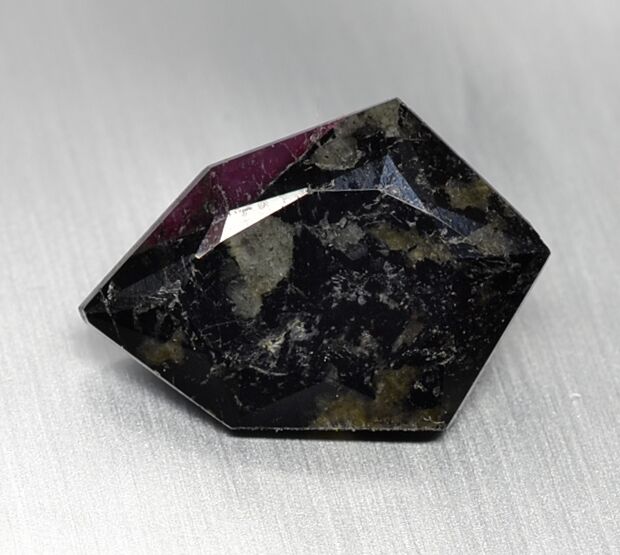 Nepheline Eudyalite 3.89 ct