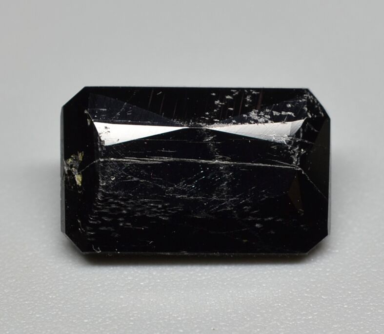 Aenigmatite 3.22 ct