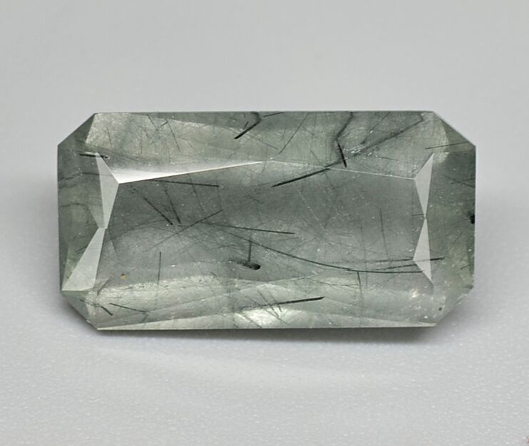 Quartz with Magnesio & Riebeckite 5.70 ct