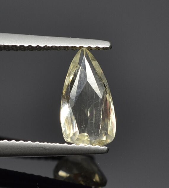 Winchite: Yellow 1.40 ct